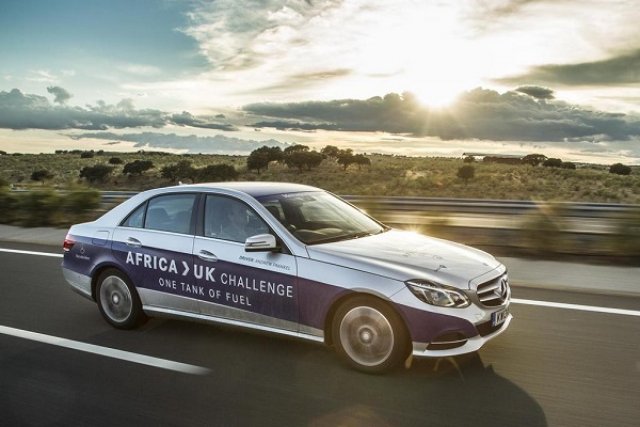 Хибриден Mercedes стигна от Африка до Англия с един резервоар