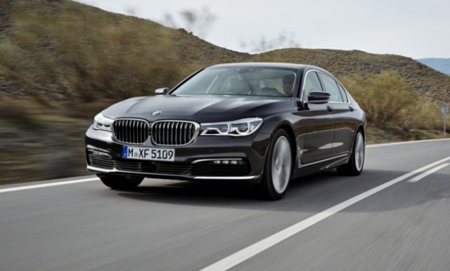 BMW работи върху купе 7-Series 