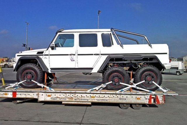 Араби вече си пазаруват Mercedes G63 AMG 6×6 V8 Biturbo 