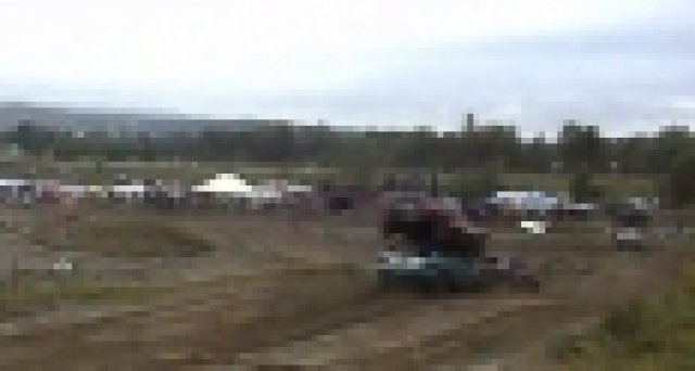 „Прескочи кобила” с автомобил...