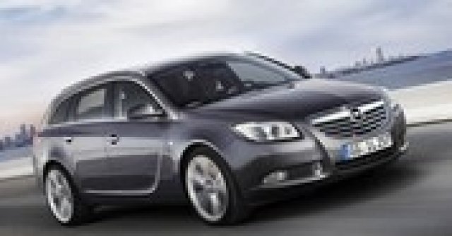 Комби версията на Opel Insignia ще дебютира в Париж