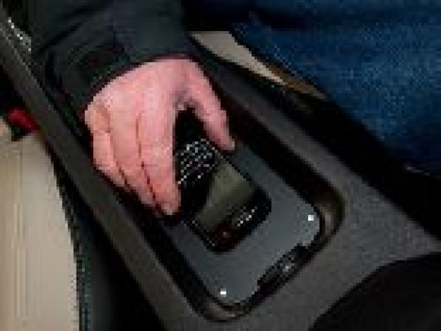 Безжични зарядни за телефони в моделите на GM