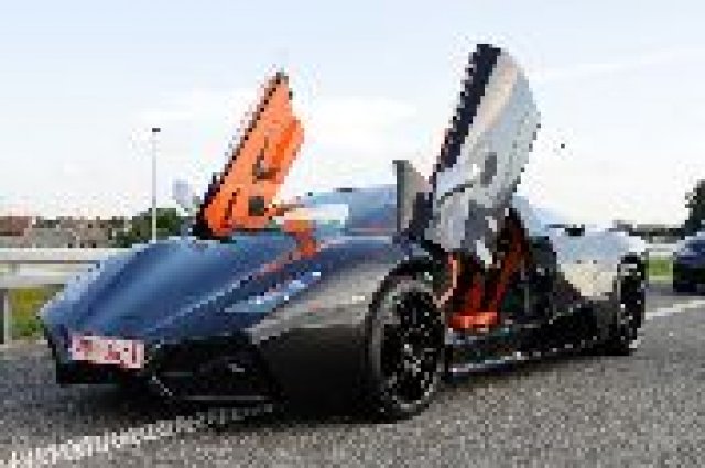 Полската суперкола стъпи на пътя