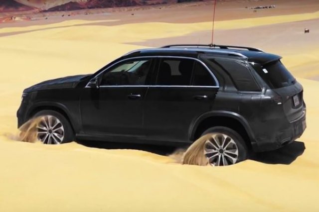 Mercedes-Benz научи новия GLE да подскача (ВИДЕО)