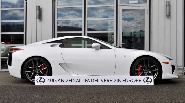 Търговец на вино купи последния Lexus LFA в Европа
