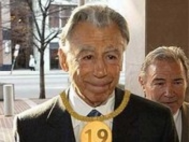 Кърк Керкорян преговаря за Крайслер