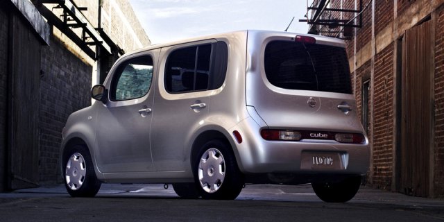 Nissan праща Cubе в историята