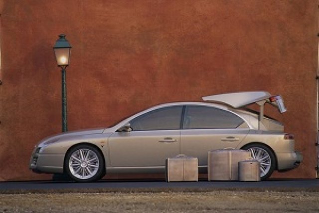 Renault пуска 4 модела в премиум-сегмента