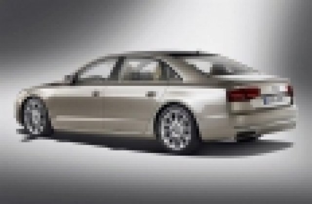 Audi представи удължената версия на А8