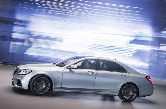 Хибридният Mercedes-Benz S-Class се оказа по-икономичен от Prius