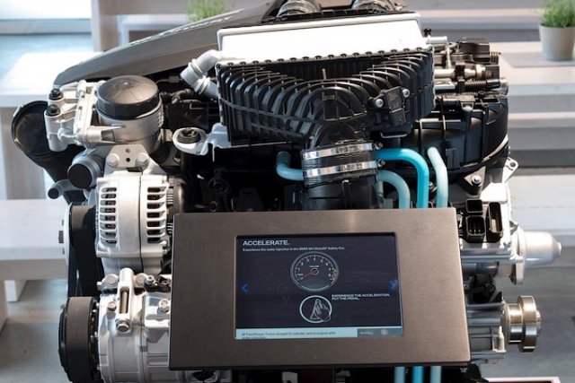 Mercedes-Benz отрече водната система на BMW