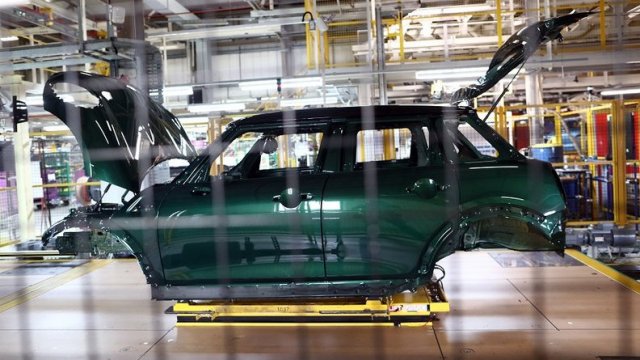 Още два производителя затварят заводите си във Великобритания