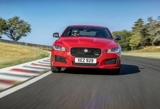 Jaguar XE постави рекорд на забравено трасе (ВИДЕО)
