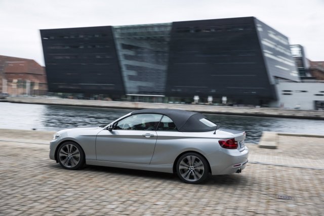 BMW представи 2-Series Convertible