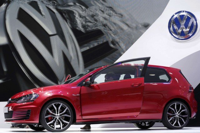Volkswagen остава на пътя към рекорда