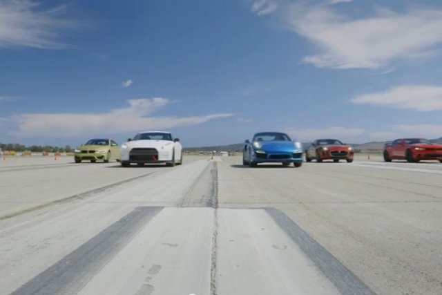 Масов драг на суперколи 4