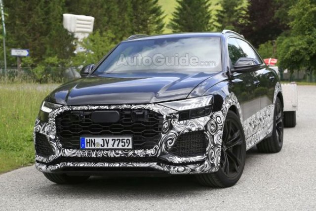 Най-мощното Audi Q8 сваля камуфлажа (ВИДЕО)