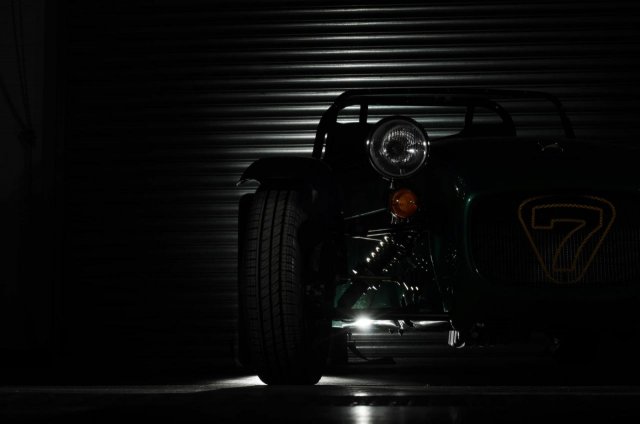 Caterham пуска кола за 17 000 евро