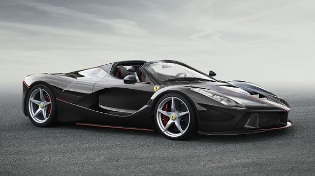 Ferrari изтегля над 2000 автомобила в САЩ