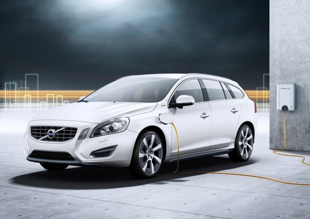 Volvo подготви и бензинов хибрид V60