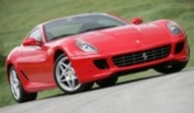 Във Ferrari залагат и на хибридни версии при бъдещите модели