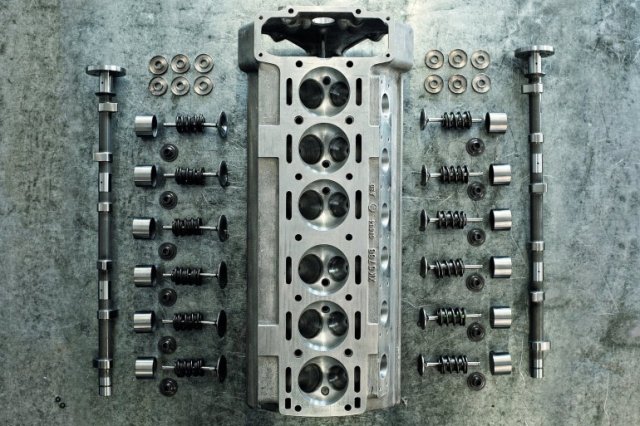 Jaguar Land Rover се връща към редовите мотори с 6 цилиндъра