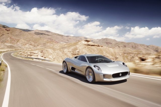 Jaguar с газови турбини остава само на пистата