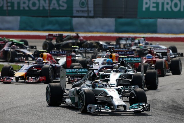 Mercedes с първа двойна победа във Формула 1 от 59 години