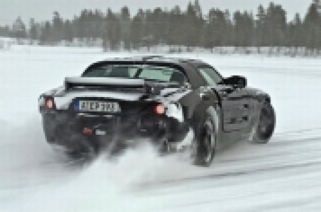 Разработката на Mercedes SLS напредва