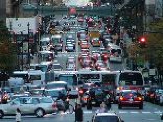 В САЩ: Спестяват средно $ 9904 ако ползват градски транспорт