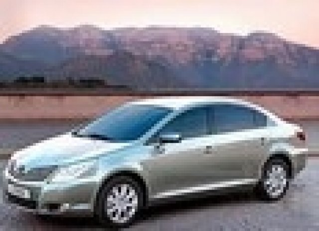 Toyota готви новия Avensis