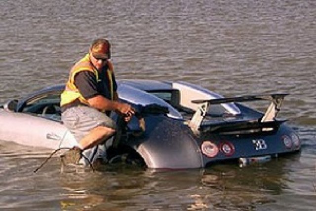 Американецът, който удави Bugatti Veyron, може да влезе в затвора