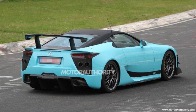 Lexus тества нова модификация на LFA