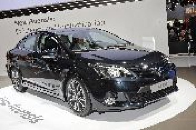 Toyota Avensis получи по-агресивен стил