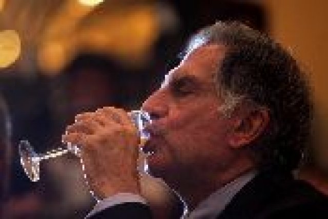 Индийци правят водата на гориво