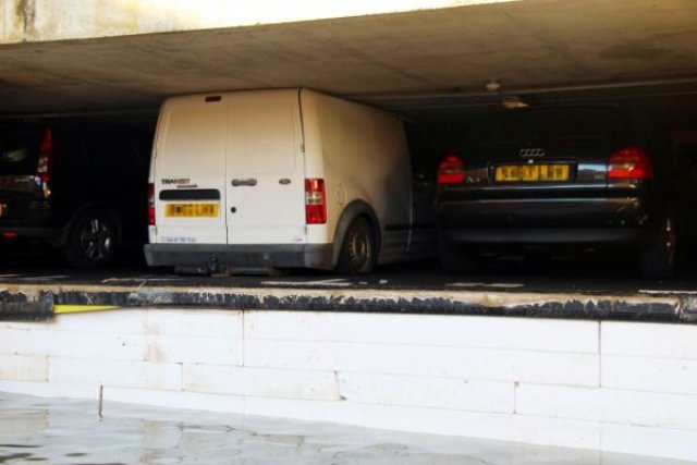 Когато подът ти смачка колата