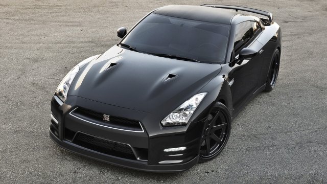 Ще има и GT-R с 4 врати
