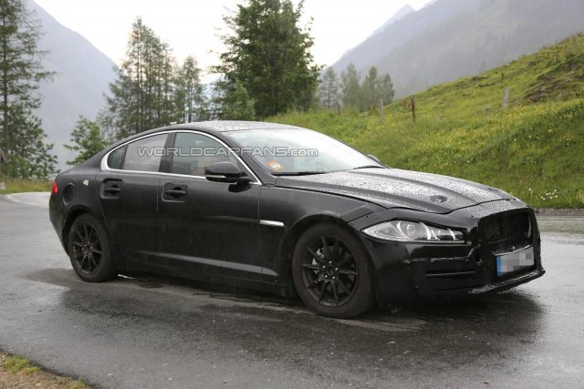 Jaguar XS ще се предлага като купе и комби