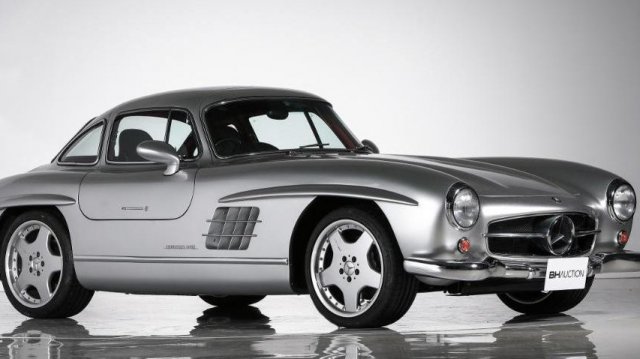 1,4 млн. долара за легендарен Mercedes-Benz 300 SL