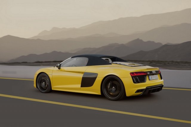 Audi представи R8 Spyder V10