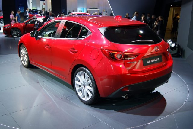 Mazda разкри и цената на новата тройка