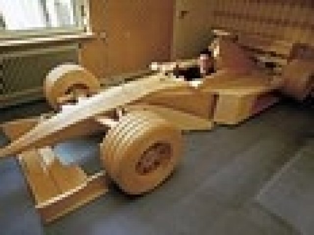 F1 McLaren- Mercedes от кибритени клечки