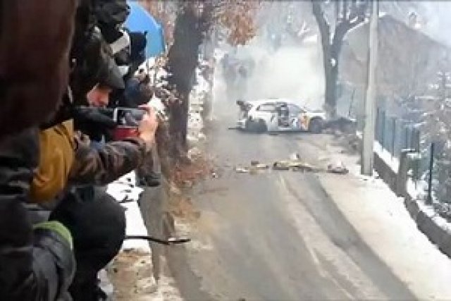 Латвала пробва здравината на VW Polo R 