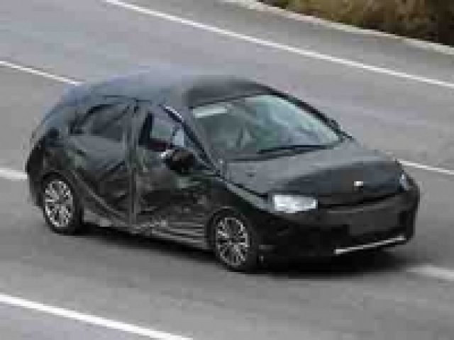 Заместникът на Citroen C4 ще дойде след година