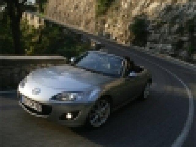 Mazda готви заместниците на МХ-5 и RX-8