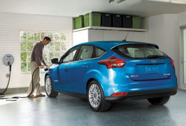 Ford също преминава изцяло на батерии