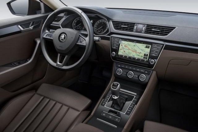 Салонът на новия Superb