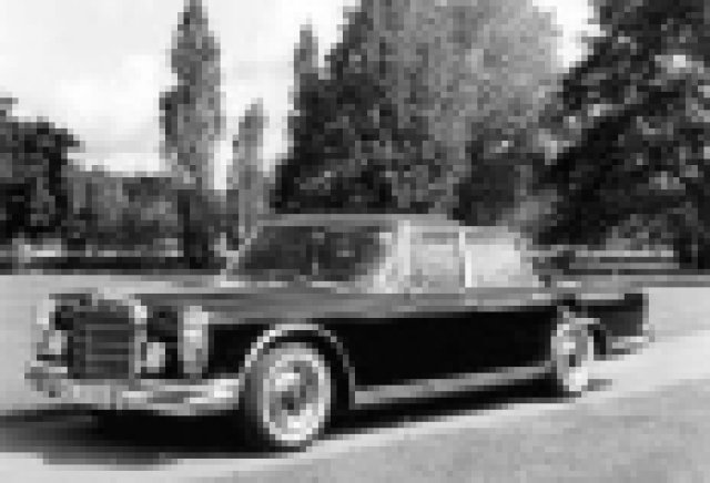 Водка-бар на колела: продадоха лимузината на Брежнев