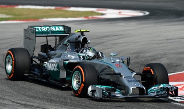 Розберг най-бърз в Малайзия