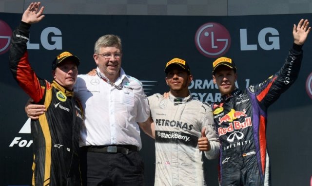 Хамилтън с първа победа за Mercedes-AMG